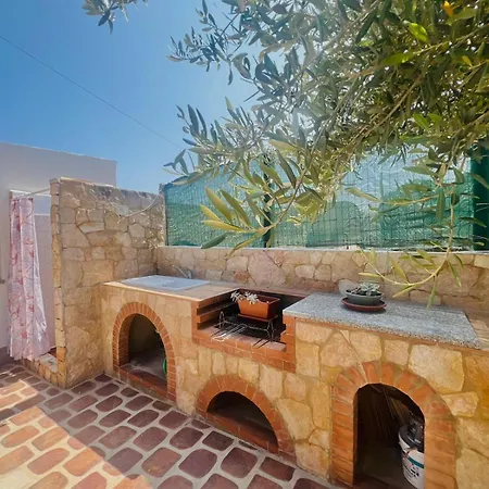 Le Casette Di Simona 度假居 *