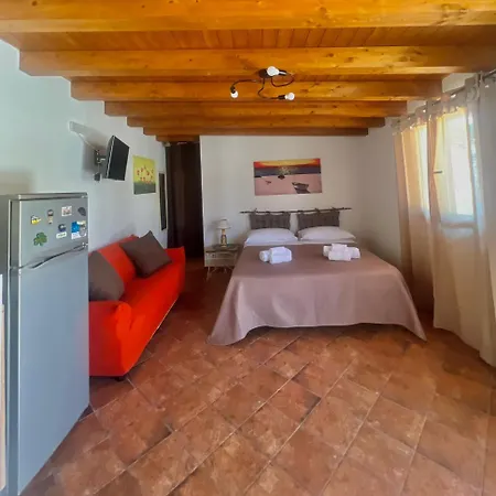 Le Casette Di Simona 度假居 *