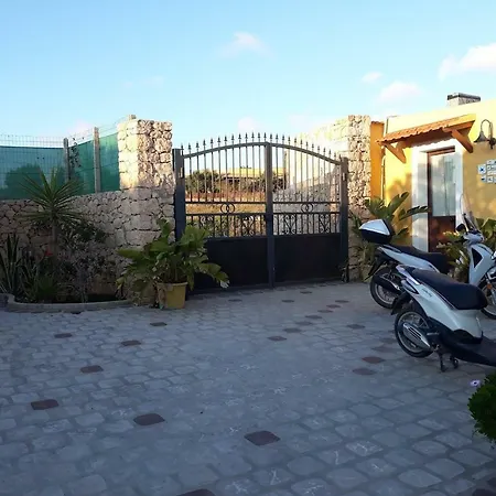 Le Casette Di Simona 度假居 *